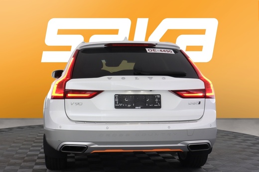Volvo V90 Cross Country vaihtoauto