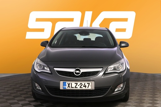 Opel Astra vaihtoauto