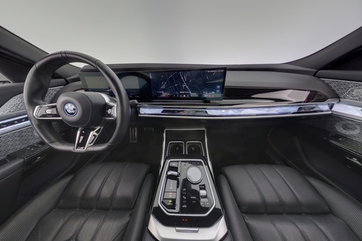 BMW i7 vaihtoauto