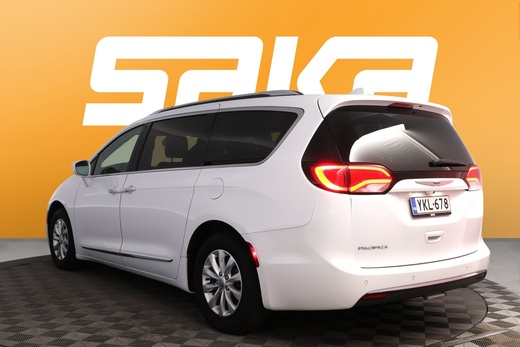 Chrysler Pacifica vaihtoauto