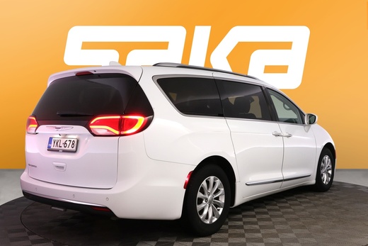 Chrysler Pacifica vaihtoauto
