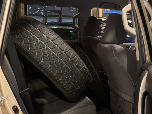 Toyota Land Cruiser vaihtoauto