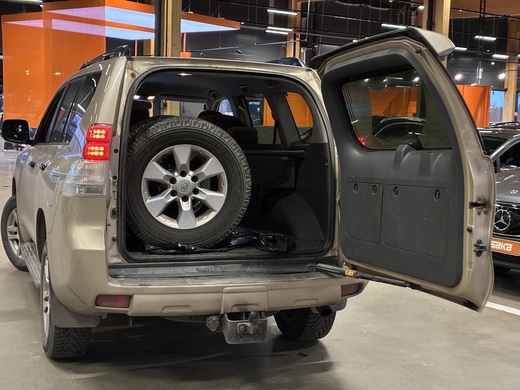 Toyota Land Cruiser vaihtoauto