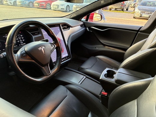 Tesla Model S vaihtoauto