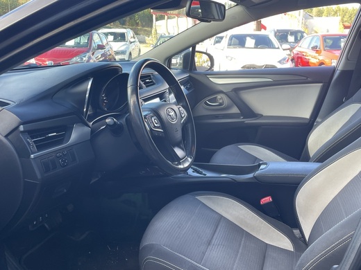 Toyota Avensis vaihtoauto