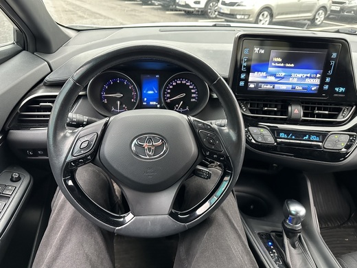 Toyota C-HR vaihtoauto