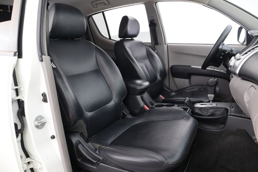 Mitsubishi L200 vaihtoauto