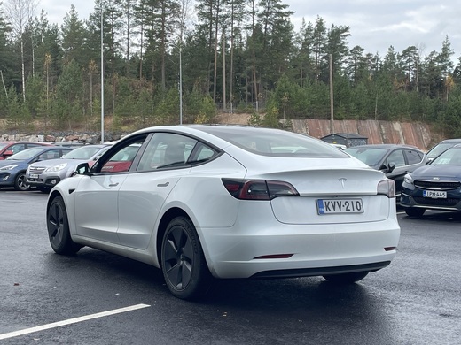 Tesla Model 3 vaihtoauto
