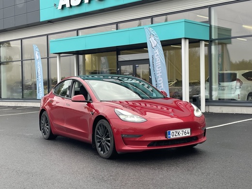 Tesla Model 3 vaihtoauto