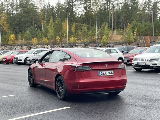 Tesla Model 3 vaihtoauto