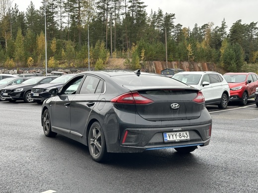 Hyundai IONIQ plug-in vaihtoauto
