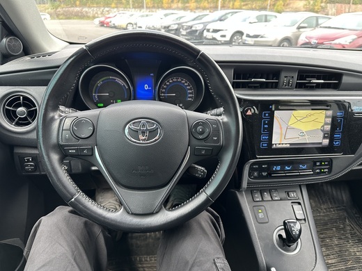 Toyota Auris vaihtoauto