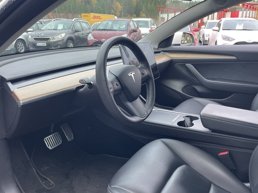 Tesla Model 3 vaihtoauto