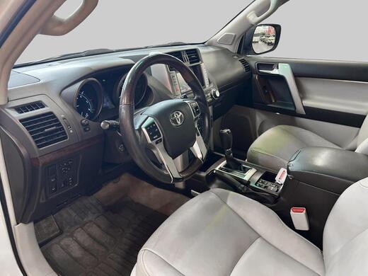 Toyota Land Cruiser vaihtoauto