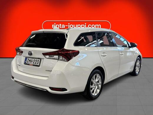 Toyota Auris vaihtoauto