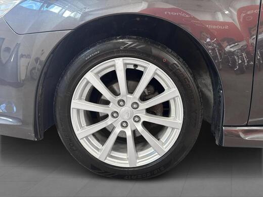 Subaru Legacy vaihtoauto