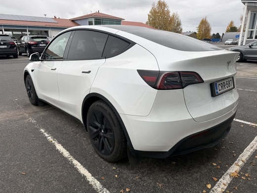 Tesla Model Y vaihtoauto
