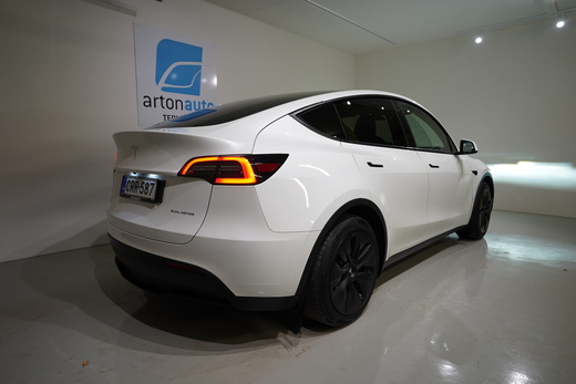 Tesla Model Y vaihtoauto