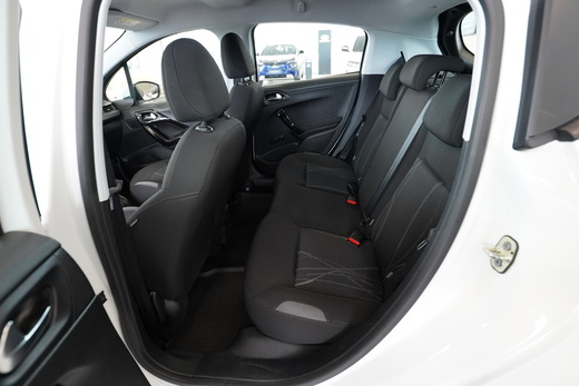 Peugeot 208 vaihtoauto