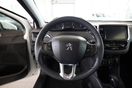 Peugeot 208 vaihtoauto