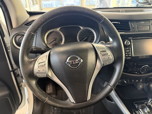 Nissan Navara vaihtoauto