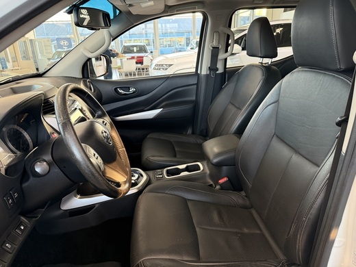 Nissan Navara vaihtoauto