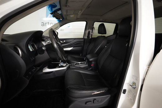 Nissan Navara vaihtoauto