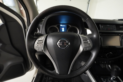 Nissan Navara vaihtoauto