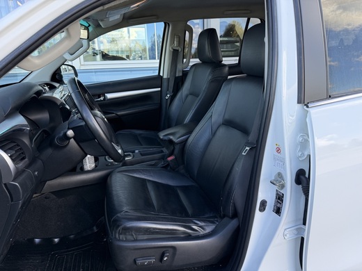 Toyota Hilux vaihtoauto
