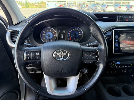 Toyota Hilux vaihtoauto