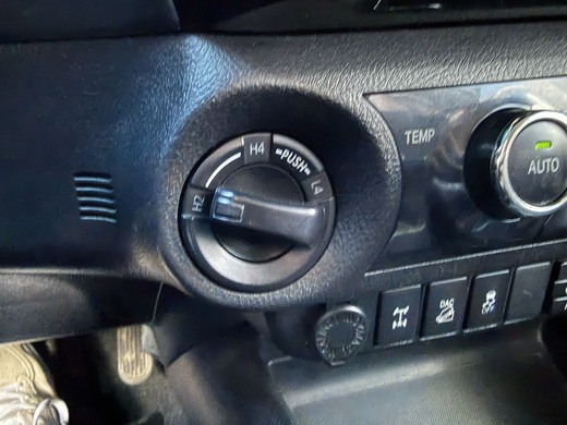 Toyota Hilux vaihtoauto