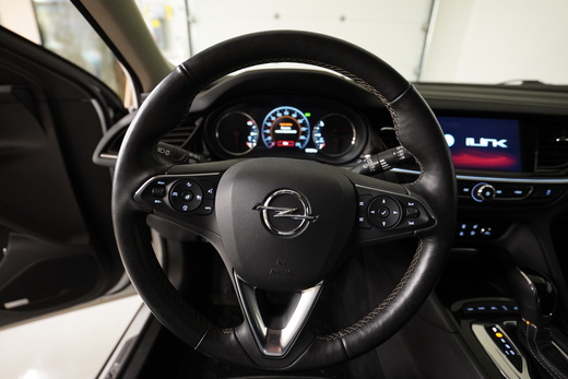 Opel Insignia vaihtoauto