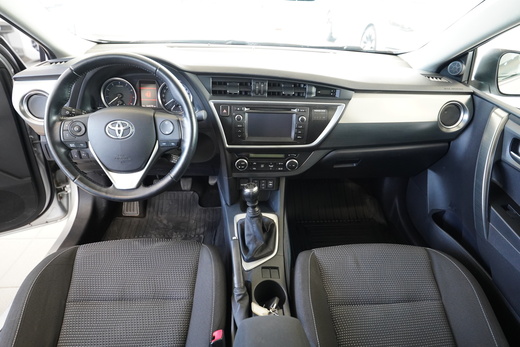 Toyota Auris vaihtoauto