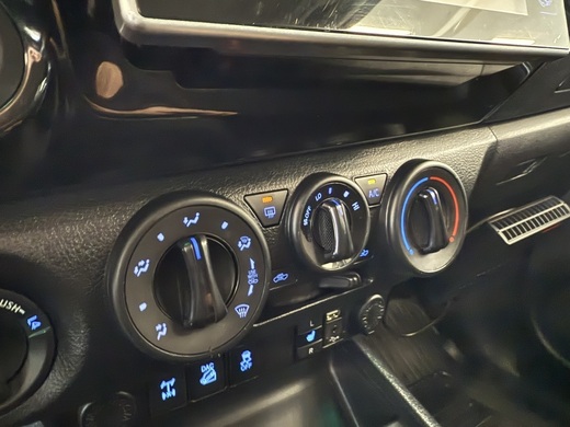 Toyota Hilux vaihtoauto