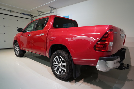 Toyota Hilux vaihtoauto