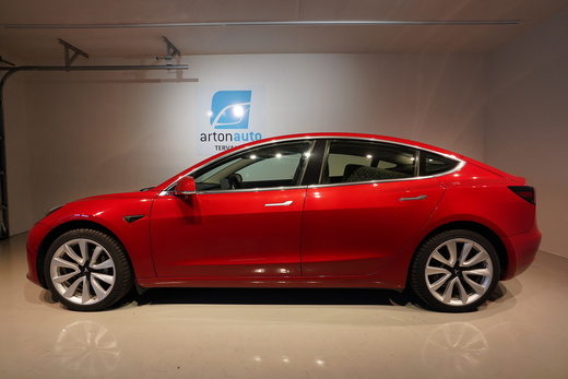Tesla Model 3 vaihtoauto