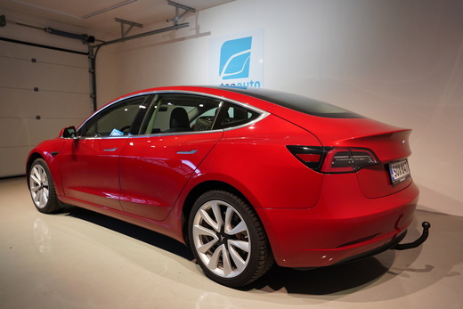 Tesla Model 3 vaihtoauto