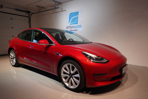 Tesla Model 3 vaihtoauto