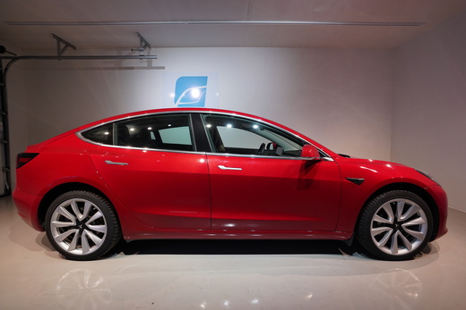 Tesla Model 3 vaihtoauto