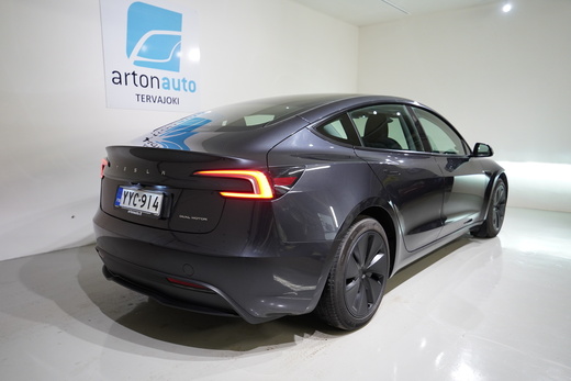 Tesla Model 3 vaihtoauto