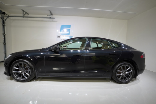 Tesla Model S vaihtoauto
