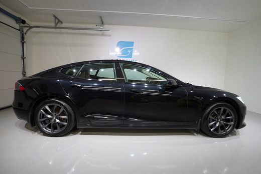 Tesla Model S vaihtoauto