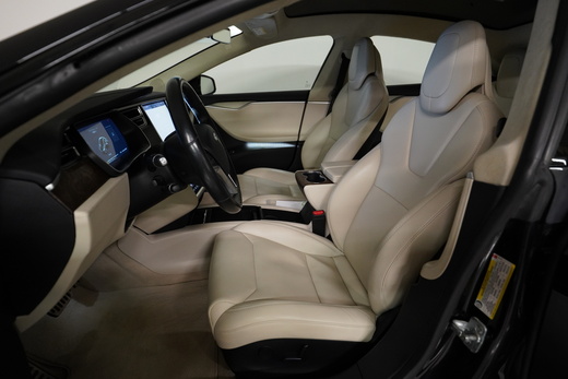 Tesla Model S vaihtoauto