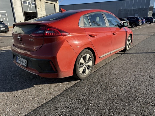 Hyundai IONIQ plug-in vaihtoauto