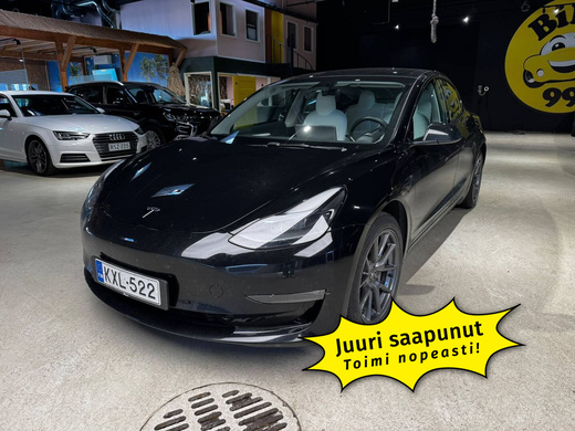 Tesla Model 3 vaihtoauto