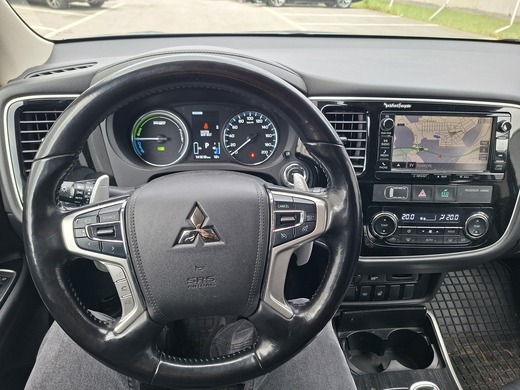 Mitsubishi Outlander PHEV vaihtoauto