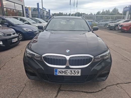 BMW 330 vaihtoauto