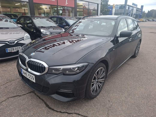 BMW 330 vaihtoauto