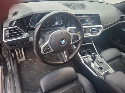 BMW 330 vaihtoauto