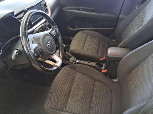 Kia Stonic vaihtoauto